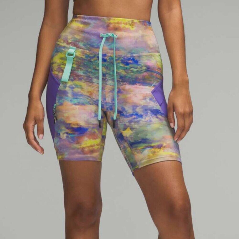 Lululemon Cargo Hiking Short 8 Women Size 4 Altered Nature Multi Super High-Rise